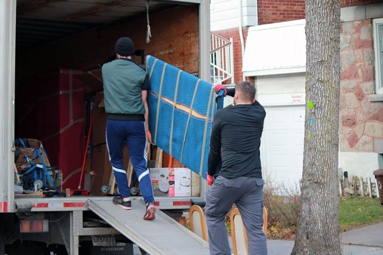 فرصة عمل في إسبانيا ترحيل الاثاث المنزلي