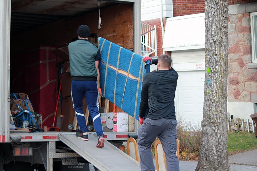 فرصة عمل في إسبانيا ترحيل الاثاث المنزلي